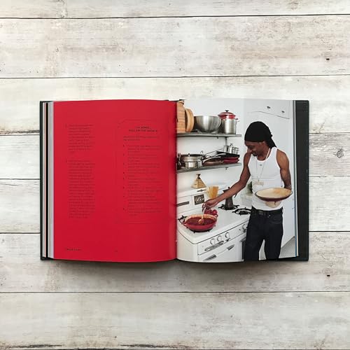 From Crook to Cook: Platinum Recipes from Tha Boss Dogg's Kitchen (Snoop Dog X Chronicle Books)