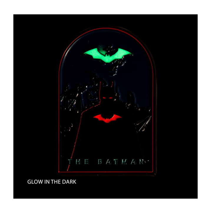 DC Comics The Batman Silhouette Glow in the Dark Enamel Pin - zombie.co.uk